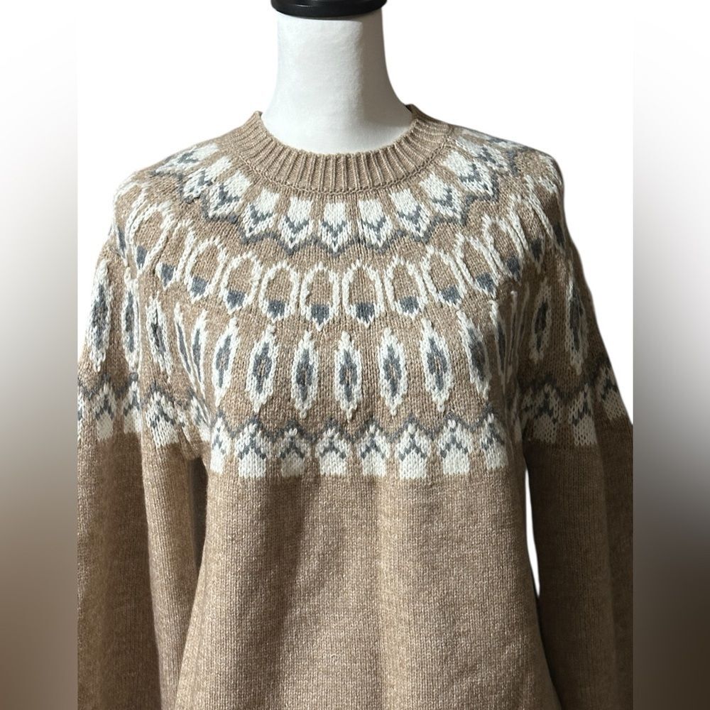 Max Edition Classic Tan Patterned Sweater Sz Small NWT